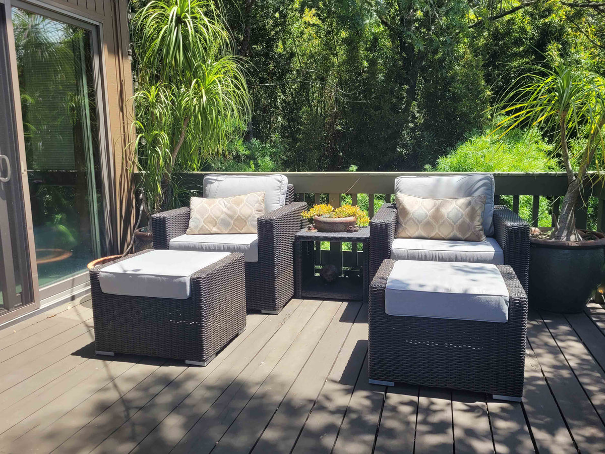 The Armchairs Set